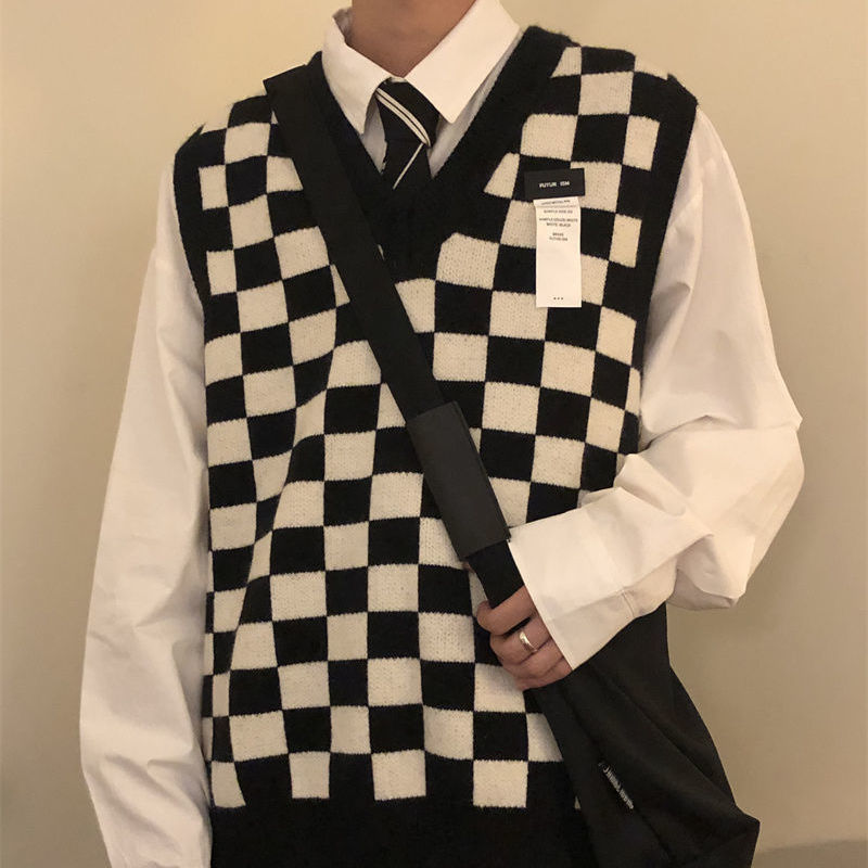 2022 New Autumn Arctic Velvet Checkerboard Pattern Men&s Sweater Vest Retro V-neck Sleeveless Knit Vest Woolen Korea
